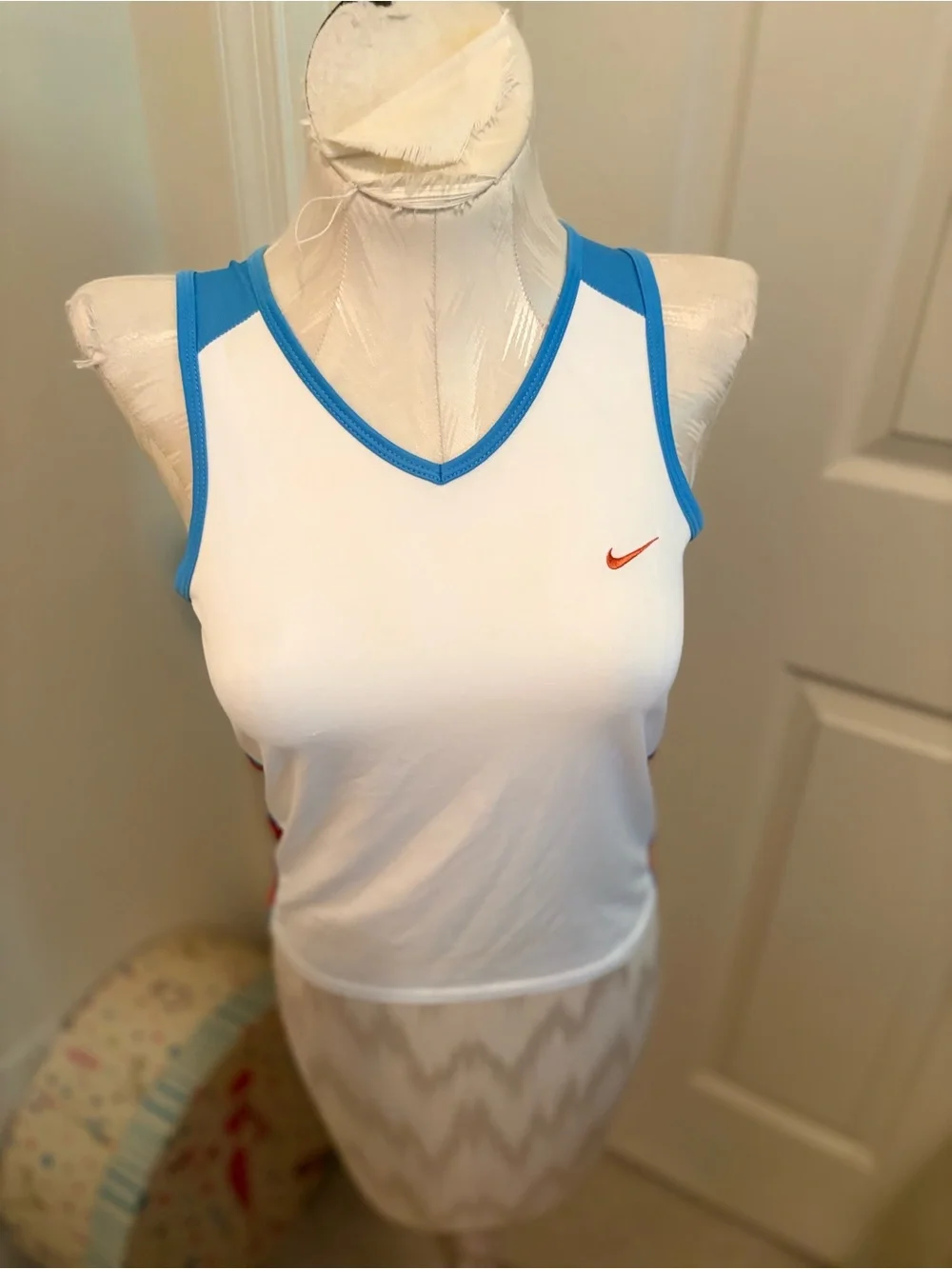 Nike Women's White V-Neck Tank with Blue Trim XS 0-2